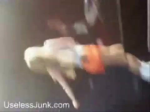 Avril Lavigne - Paparazzi (Various Footage Part 1) 3169