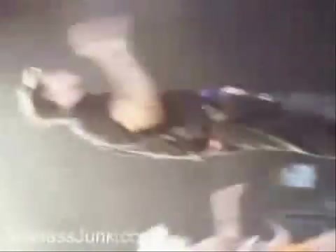 Avril Lavigne - Paparazzi (Various Footage Part 1) 3634