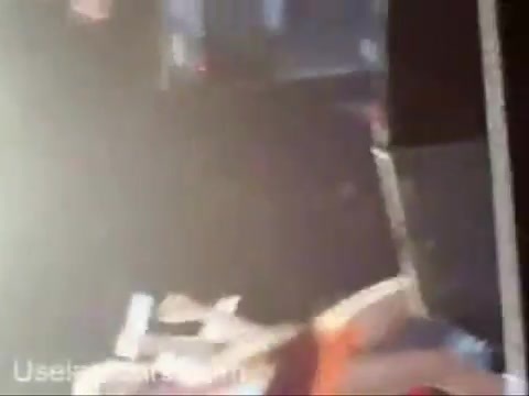 Avril Lavigne - Paparazzi (Various Footage Part 1) 3208