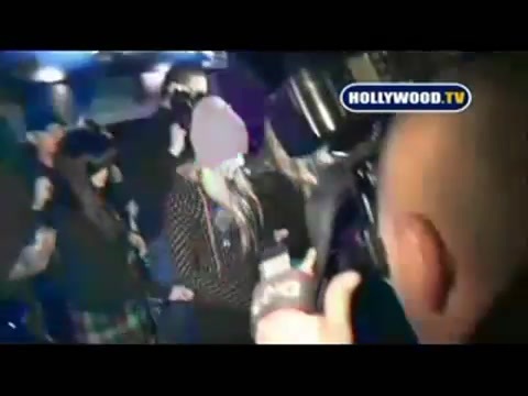 Avril Lavigne - Paparazzi (Various Footage Part 1) 4175