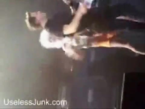 Avril Lavigne - Paparazzi (Various Footage Part 1) 3260