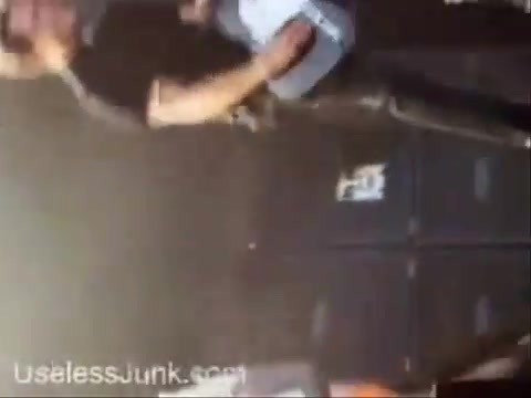 Avril Lavigne - Paparazzi (Various Footage Part 1) 3270