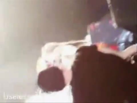 Avril Lavigne - Paparazzi (Various Footage Part 1) 3326