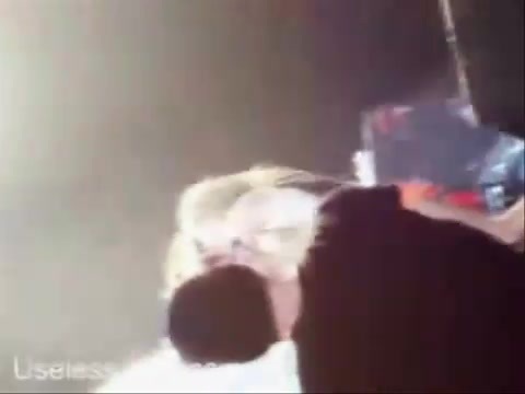 Avril Lavigne - Paparazzi (Various Footage Part 1) 3329