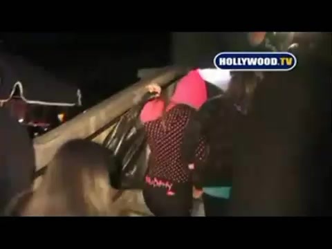 Avril Lavigne - Paparazzi (Various Footage Part 1) 3859 - 27 - years - of - Avril - oo8