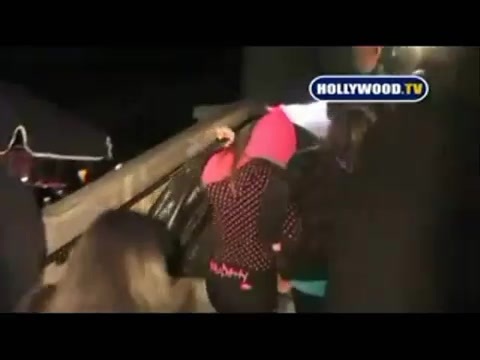 Avril Lavigne - Paparazzi (Various Footage Part 1) 3860 - 27 - years - of - Avril - oo8
