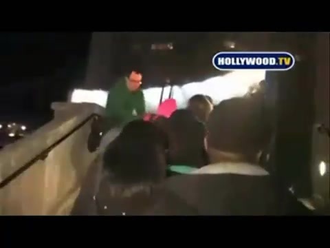 Avril Lavigne - Paparazzi (Various Footage Part 1) 3872