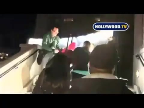 Avril Lavigne - Paparazzi (Various Footage Part 1) 3874