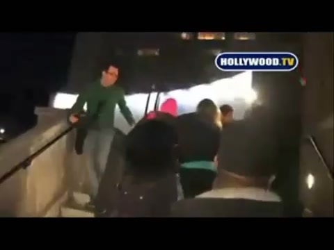 Avril Lavigne - Paparazzi (Various Footage Part 1) 3878