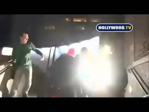 Avril Lavigne - Paparazzi (Various Footage Part 1) 3883