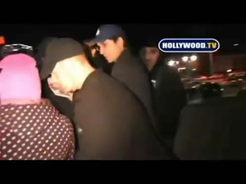 Avril Lavigne - Paparazzi (Various Footage Part 1) 3926