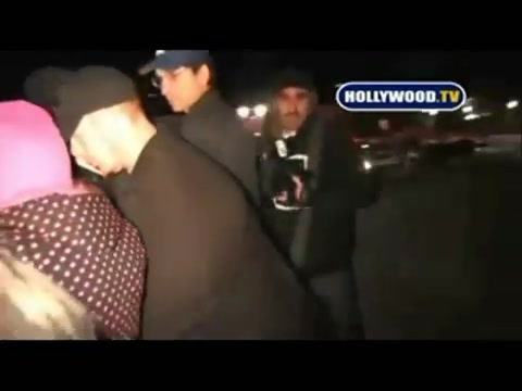 Avril Lavigne - Paparazzi (Various Footage Part 1) 3930
