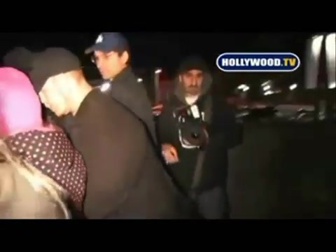 Avril Lavigne - Paparazzi (Various Footage Part 1) 3932