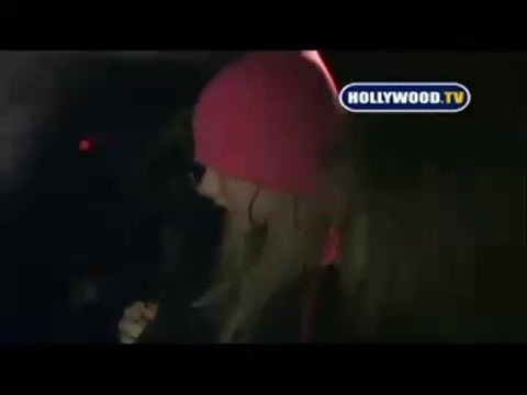 Avril Lavigne - Paparazzi (Various Footage Part 1) 4409