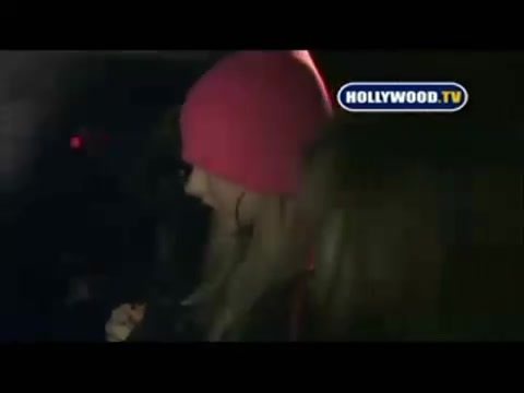 Avril Lavigne - Paparazzi (Various Footage Part 1) 4410