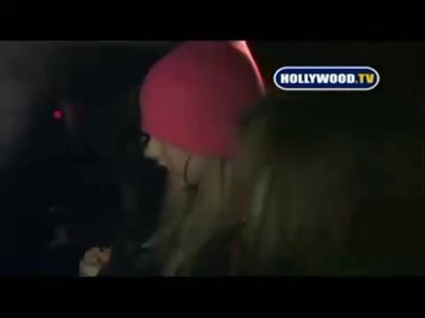 Avril Lavigne - Paparazzi (Various Footage Part 1) 4411