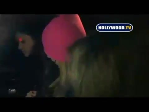Avril Lavigne - Paparazzi (Various Footage Part 1) 4422