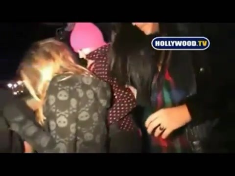 Avril Lavigne - Paparazzi (Various Footage Part 1) 3965
