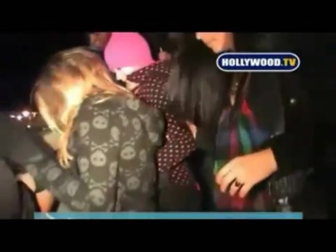 Avril Lavigne - Paparazzi (Various Footage Part 1) 3966