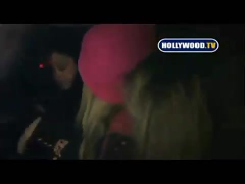 Avril Lavigne - Paparazzi (Various Footage Part 1) 4439