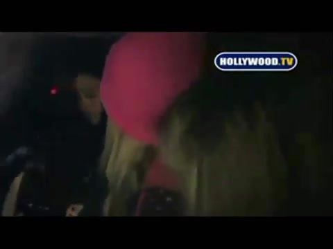 Avril Lavigne - Paparazzi (Various Footage Part 1) 4441