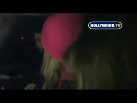 Avril Lavigne - Paparazzi (Various Footage Part 1) 4442