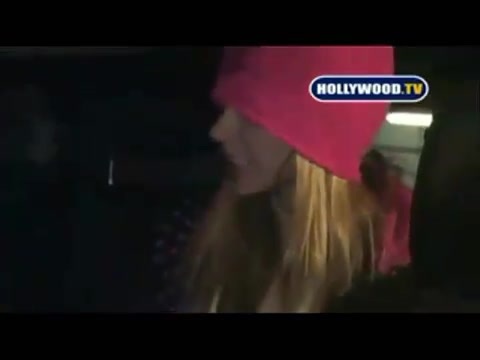 Avril Lavigne - Paparazzi (Various Footage Part 1) 4471