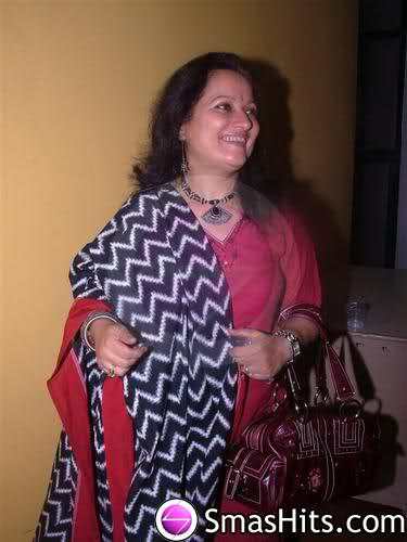 4r7yj5h - G-Himani Shivpuri-G