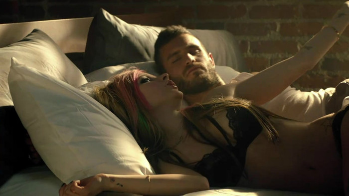 Avril Lavigne - What The Hell_youtube_original 0167