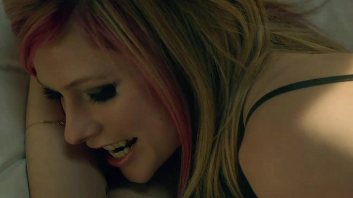 Avril Lavigne - What The Hell_youtube_original 0295 - Avril - Lavigne - What - The - Hell - oo1