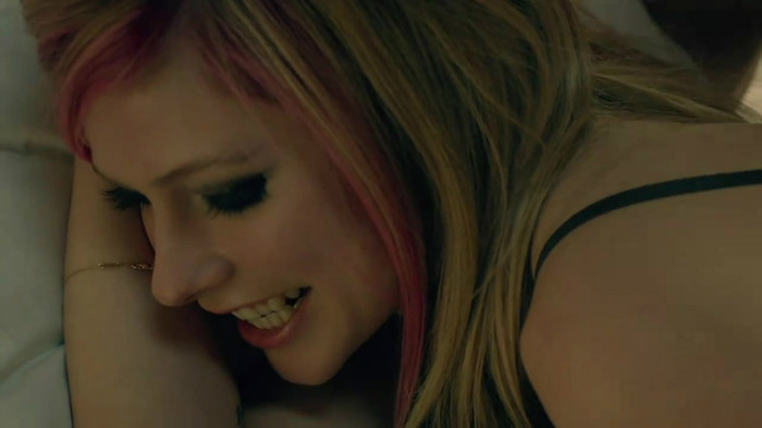 Avril Lavigne - What The Hell_youtube_original 0302 - Avril - Lavigne - What - The - Hell - oo1