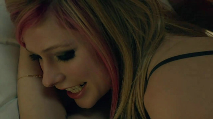 Avril Lavigne - What The Hell_youtube_original 0306 - Avril - Lavigne - What - The - Hell - oo1