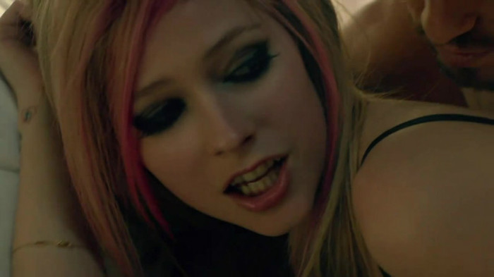 Avril Lavigne - What The Hell_youtube_original 0317 - Avril - Lavigne - What - The - Hell - oo1