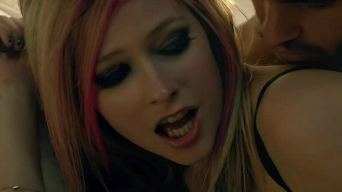 Avril Lavigne - What The Hell_youtube_original 0321 - Avril - Lavigne - What - The - Hell - oo1