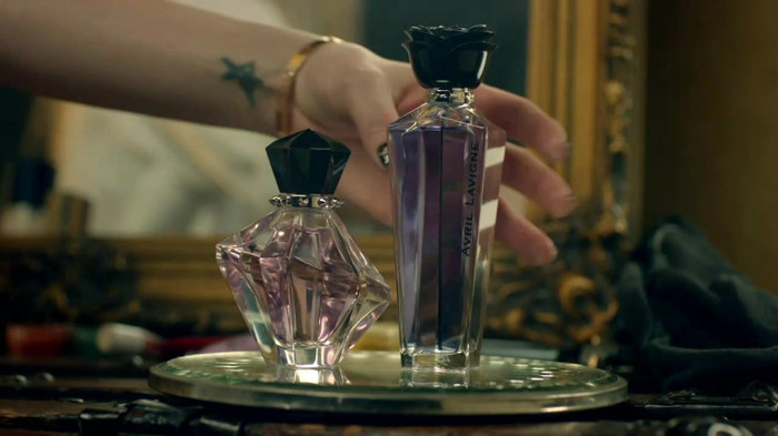 Avril Lavigne - What The Hell_youtube_original 0514