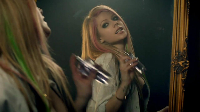 Avril Lavigne - What The Hell_youtube_original 0537 - Avril - Lavigne - What - The - Hell - oo2