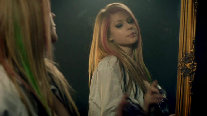 Avril Lavigne - What The Hell_youtube_original 0540 - Avril - Lavigne - What - The - Hell - oo2