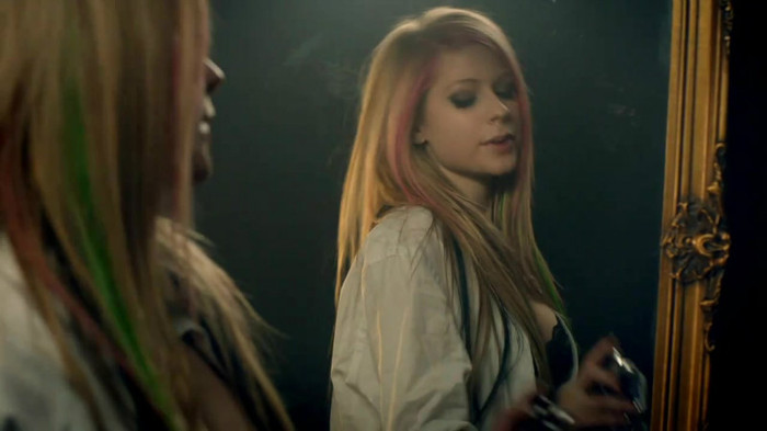 Avril Lavigne - What The Hell_youtube_original 0541 - Avril - Lavigne - What - The - Hell - oo2