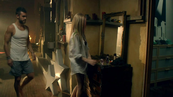 Avril Lavigne - What The Hell_youtube_original 0547 - Avril - Lavigne - What - The - Hell - oo2