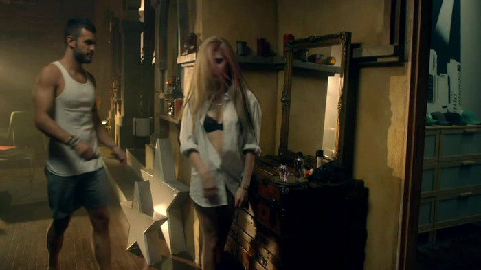 Avril Lavigne - What The Hell_youtube_original 0550 - Avril - Lavigne - What - The - Hell - oo2