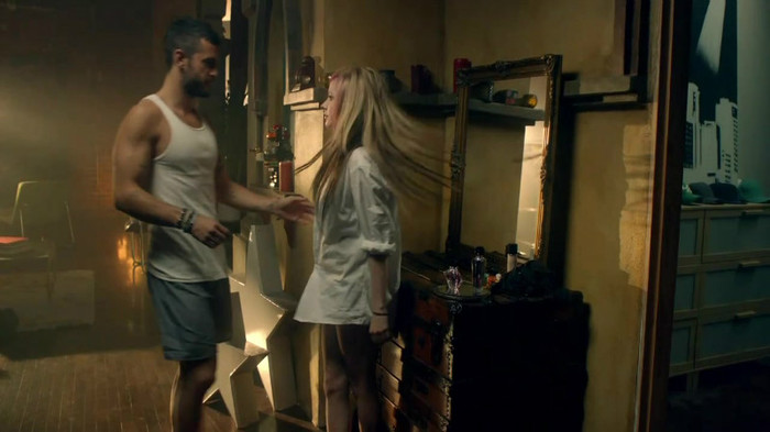 Avril Lavigne - What The Hell_youtube_original 0555 - Avril - Lavigne - What - The - Hell - oo2