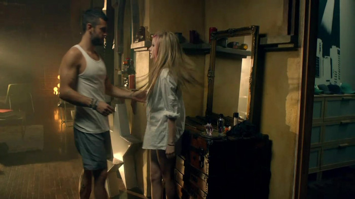 Avril Lavigne - What The Hell_youtube_original 0556 - Avril - Lavigne - What - The - Hell - oo2