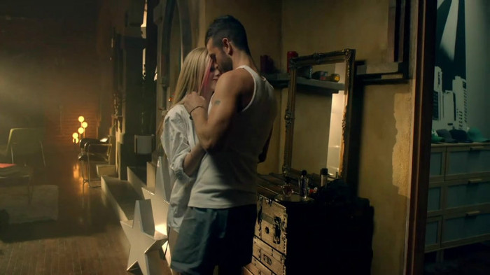 Avril Lavigne - What The Hell_youtube_original 0580 - Avril - Lavigne - What - The - Hell - oo2