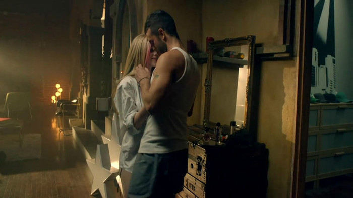 Avril Lavigne - What The Hell_youtube_original 0581 - Avril - Lavigne - What - The - Hell - oo2