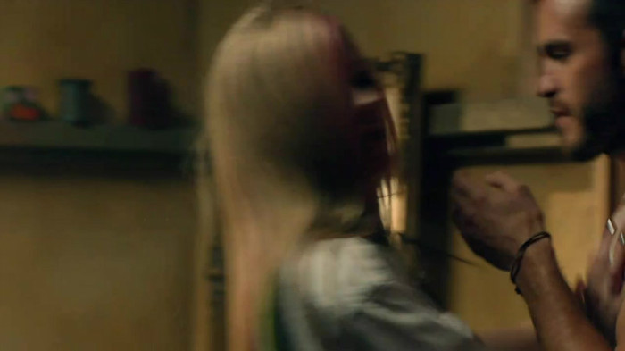 Avril Lavigne - What The Hell_youtube_original 0593