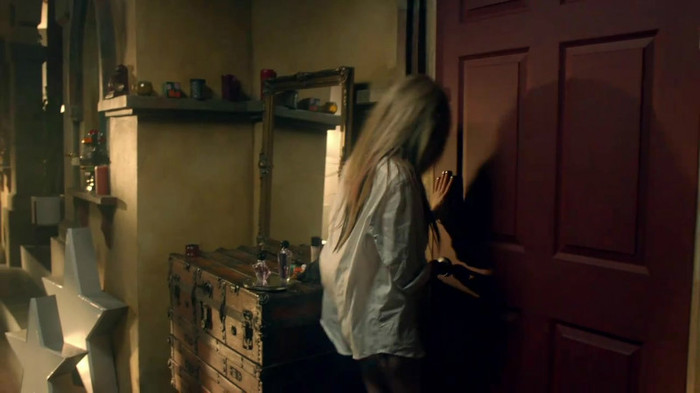 Avril Lavigne - What The Hell_youtube_original 0612