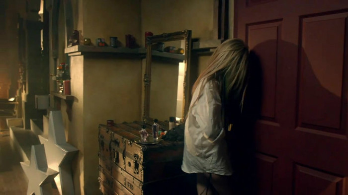 Avril Lavigne - What The Hell_youtube_original 0619