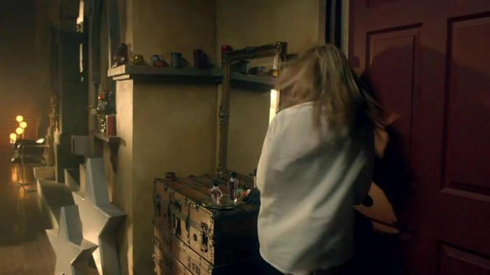 Avril Lavigne - What The Hell_youtube_original 0625