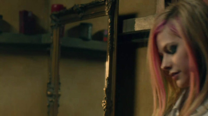 Avril Lavigne - What The Hell_youtube_original 0630