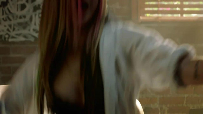 Avril Lavigne - What The Hell_youtube_original 0439